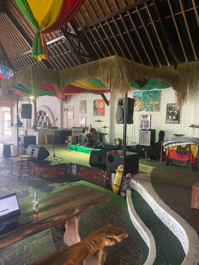 Paca'S Reggae Bar & Hostel Ambat Exteriér fotografie